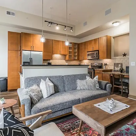 Spacious Flat + Gym + Pool Apartment
